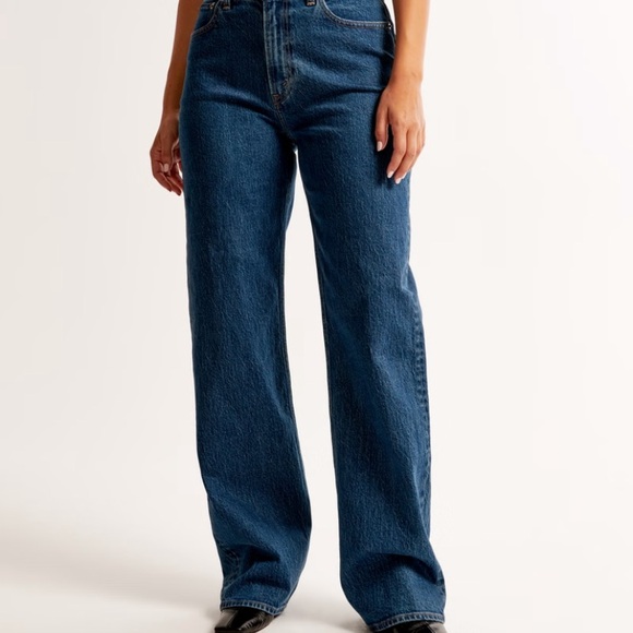 Curve Love High Rise 90s Relaxed Jean - Picture 3 of 9